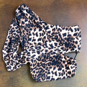Leopard long sleeve One shoulder crop top (XS)